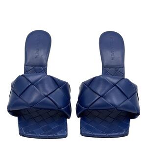 New Bottega Veneta Blue Quilted Lido Intrecciato Mules